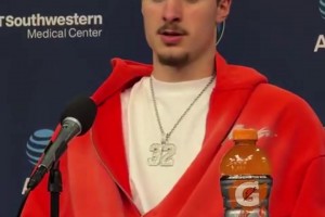 弗拉格：非常惊叹詹姆斯在这个年纪还能做到这样的事，他的职业生涯不可思议