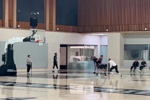 防守无解，进攻很铁！😂文班训练关键时刻的防守+个人强攻